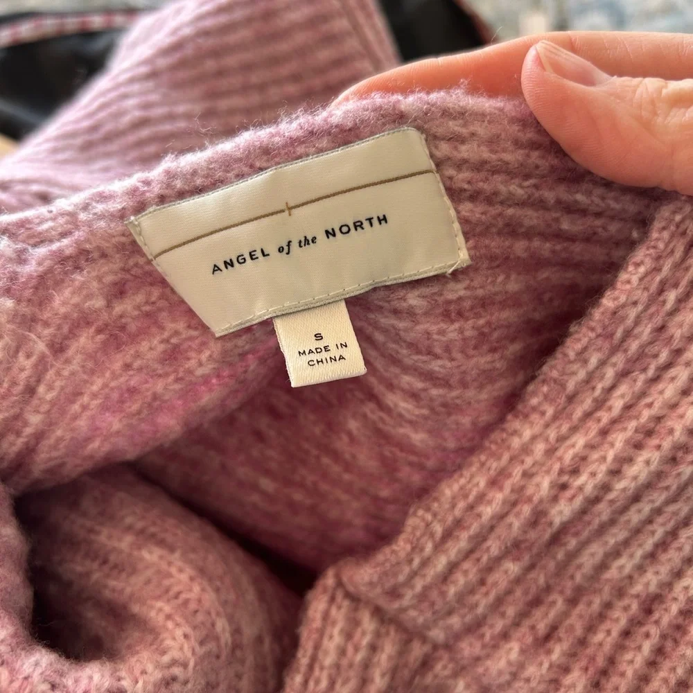 Angel Of The North Mauve Twist-Back V-Neck Sweater - Picture 8 of 8
